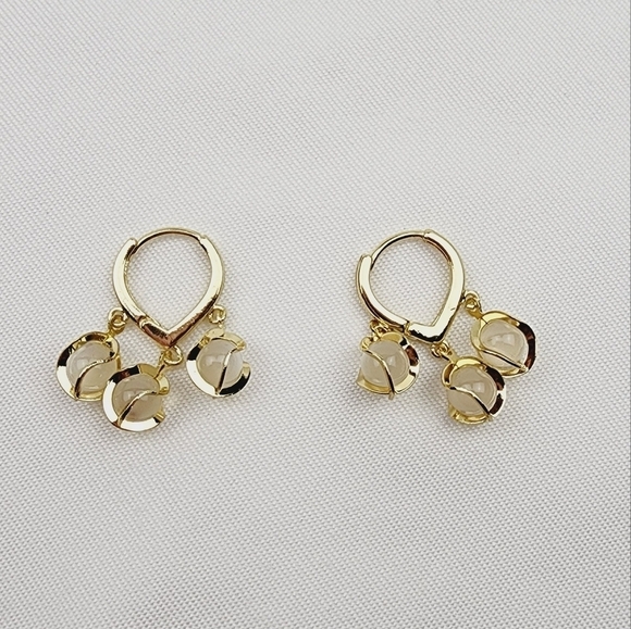 Elegant Bell Orchid Cat's Eye Stone Fashion Earrings - Picture 5 of 7